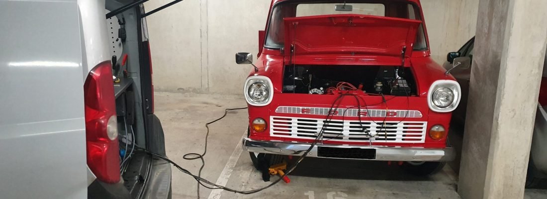 Classic Ford Transit having the engine tuned by Crypton .